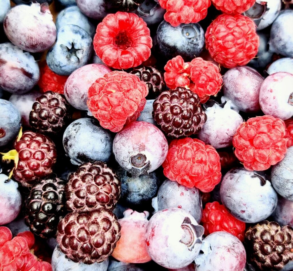 Berries : 15 Best Anti-Aging Foods for Youthful Skin : Mohit Tandon USA